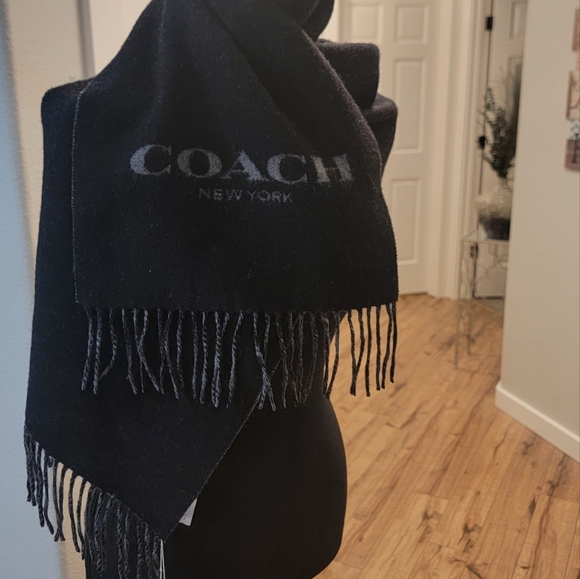 NWT Black & Gray Men's Signature COACH New York Scarf - Picture 11 of 17